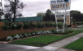 City Park Motel And Apartments