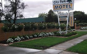 City Park Motel And Apartments
